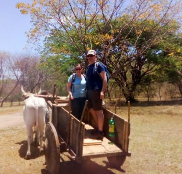 LOMA LARGA. Turistas viajando en carreta t°pica. LOMA LARGA. Turistas viajando en carreta t°pica.