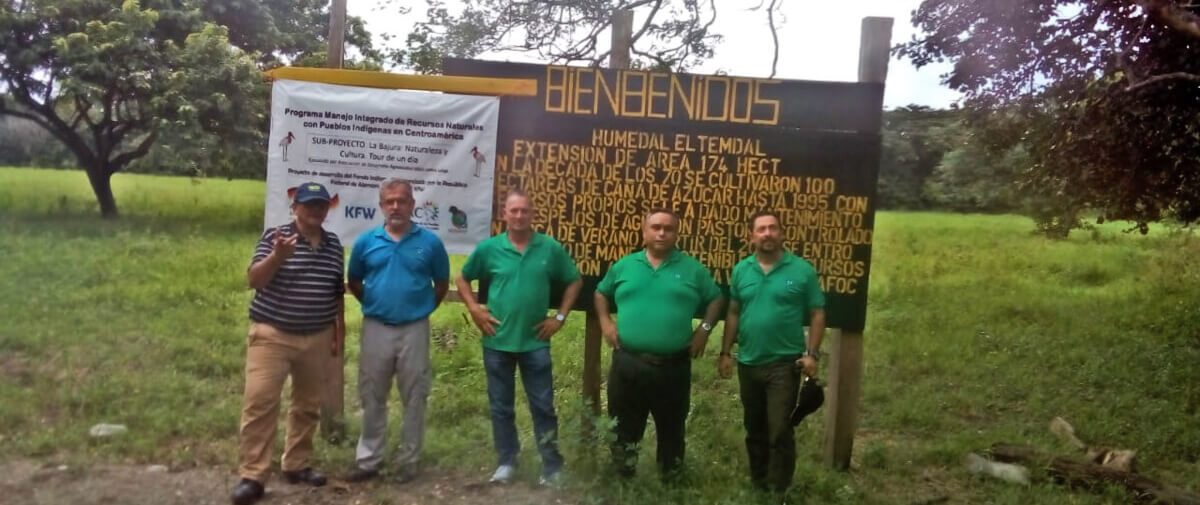 Asociación Agroecoturística Loma Larga: Promoviendo la Protección y Conservación de los Recursos Naturales.