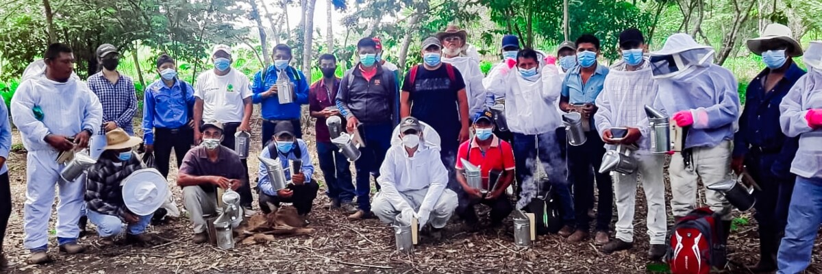 Apicultores y promotores apícolas de   Sayaxché, Petén, Guatemala, participan de Diplomado en Apicultura Tropical.