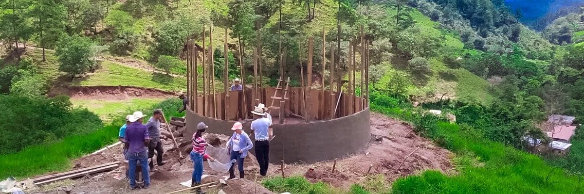 Tanque de ferrocemento una alternativa para el abastecimiento de agua en Dos Quebradas,  Copan Ruinas