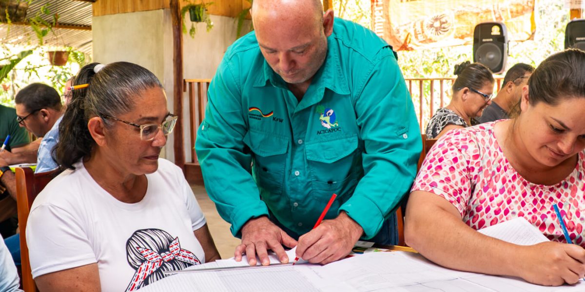 Capacitación en Agua Caliente impulsa el manejo holístico para sistemas ganaderos más eficientes y resilientes