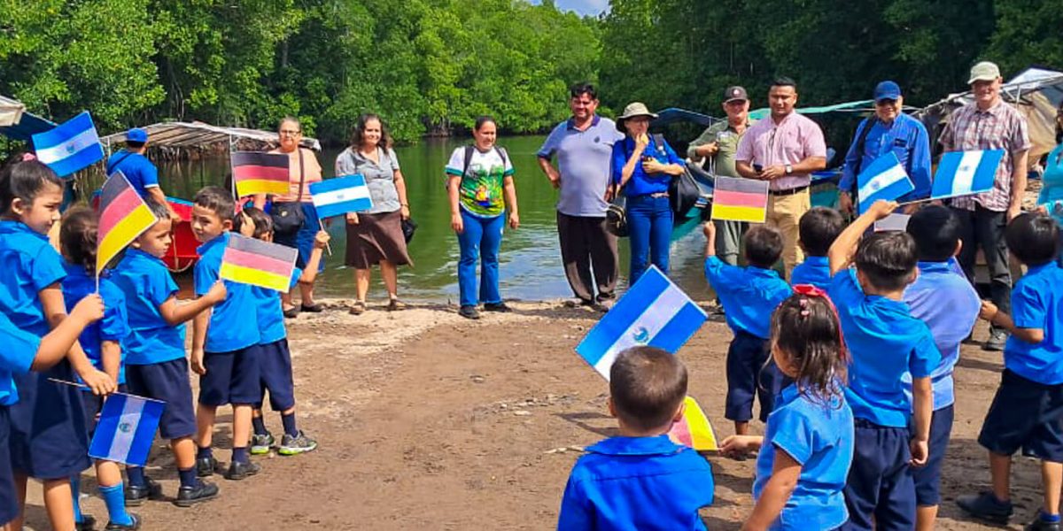 Isla Espíritu Santo avanza en conservación y desarrollo sostenible con el programa Comunidades Vivas y el apoyo de la Cooperación Alemana