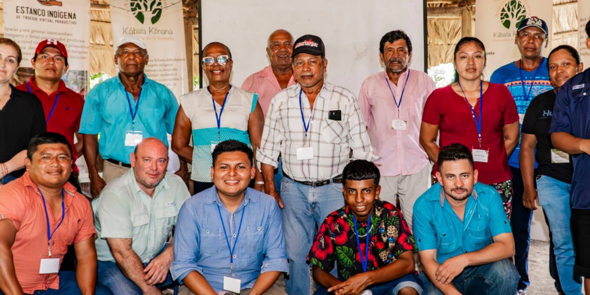 Ganaderos de Talamanca culminan taller de Ganadería Regenerativa con técnicas de ensilaje y bancos forrajeros