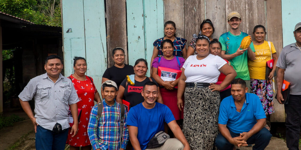 Taller de Injertación de Cacao fortalece sistemas agroforestales en Valle de Risco, Panamá