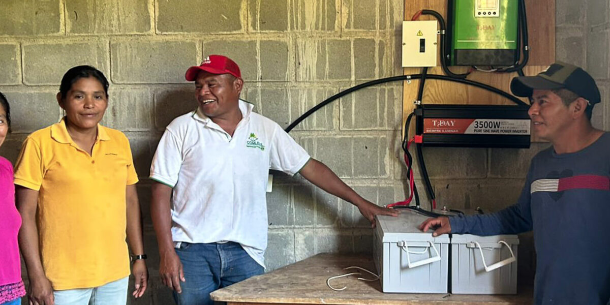 Fortalecimiento comunitario en Santa Cruz, Río Negro: Equipamiento tecnológico y desarrollo sostenible