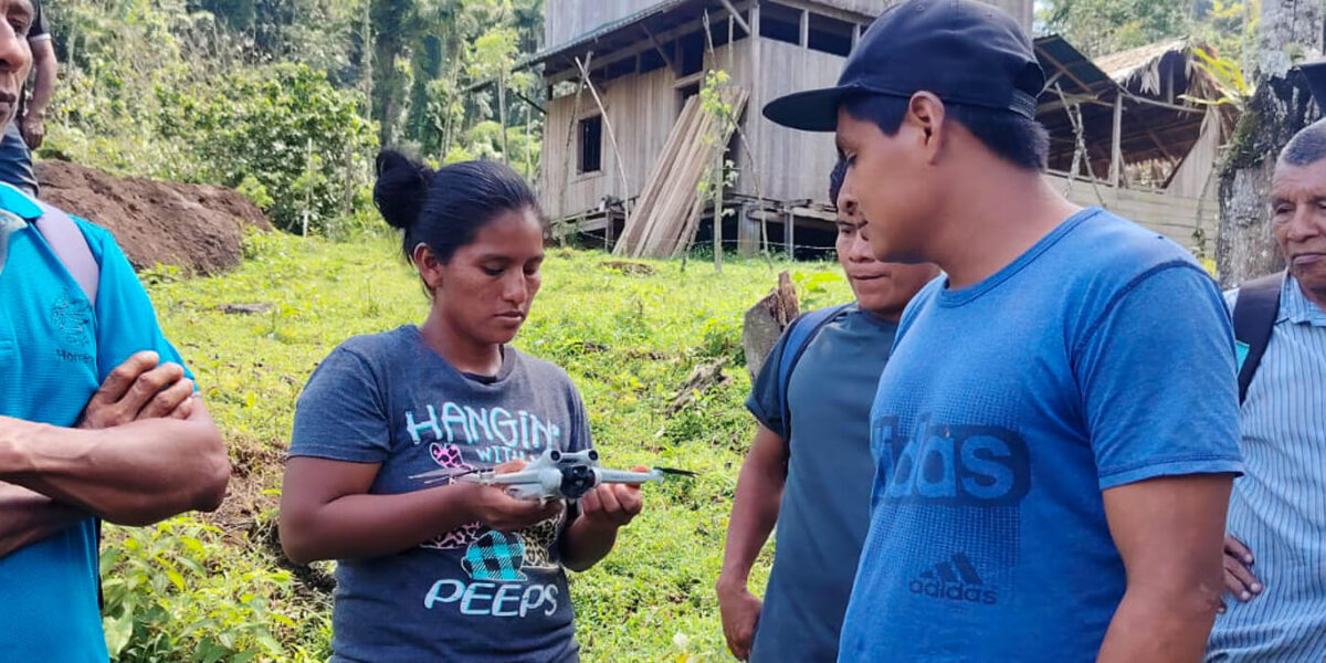 Fortalecimiento de capacidades técnicas en el cultivo de cacao: participantes culminan taller teórico-práctico